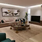 شقة راقية بثلاث غرف نوم ودخول ذاتي