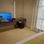 شقة راقية بثلاث غرف نوم ودخول ذاتي
